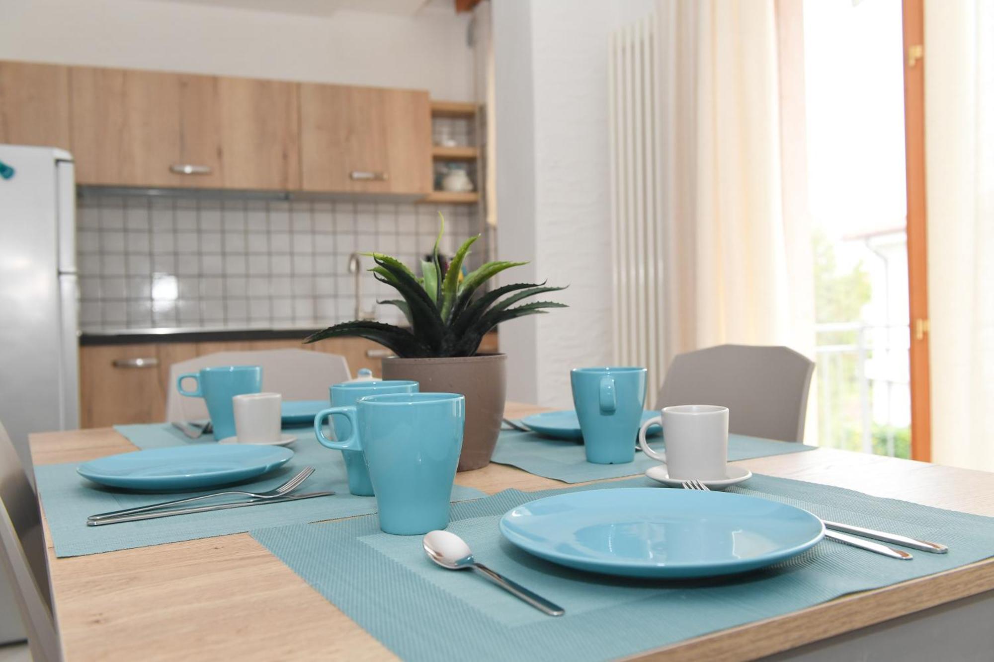 לאזיסה Blue Apartment - A Due Passi Dal Lago, Parcheggio Privato מראה חיצוני תמונה