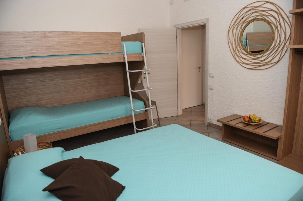 לאזיסה Blue Apartment - A Due Passi Dal Lago, Parcheggio Privato מראה חיצוני תמונה