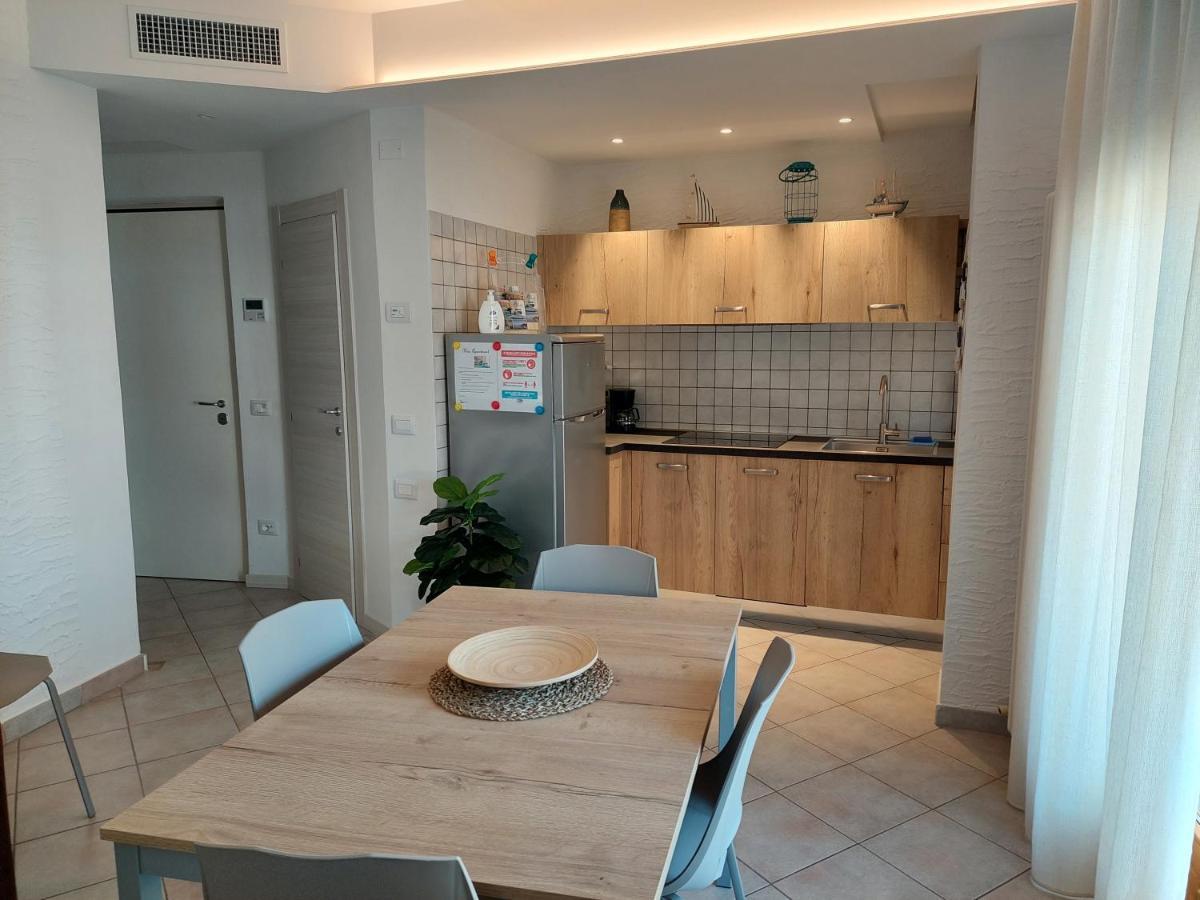 לאזיסה Blue Apartment - A Due Passi Dal Lago, Parcheggio Privato מראה חיצוני תמונה