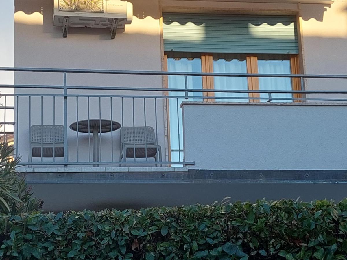 לאזיסה Blue Apartment - A Due Passi Dal Lago, Parcheggio Privato מראה חיצוני תמונה